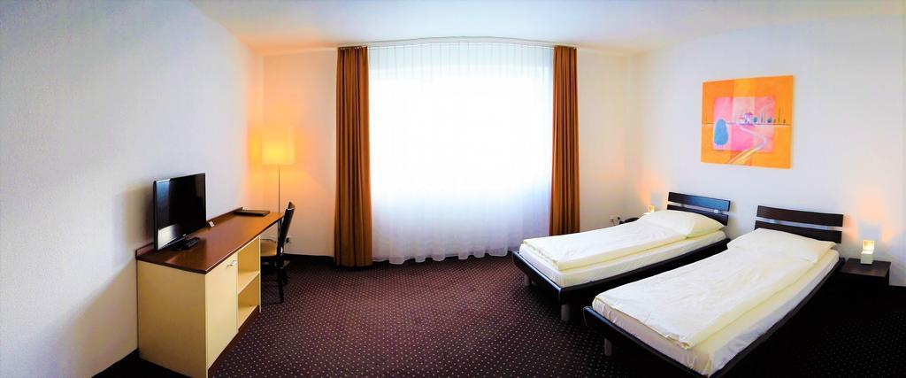 Motel Fehraltorf Uster Exterior photo