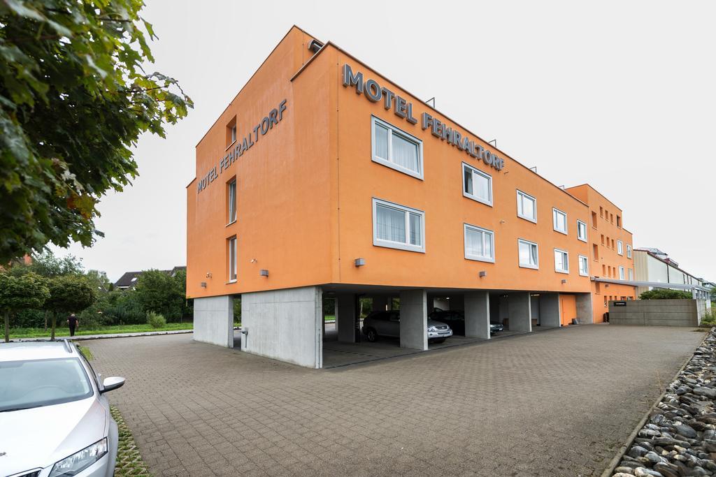 Motel Fehraltorf Uster Exterior photo
