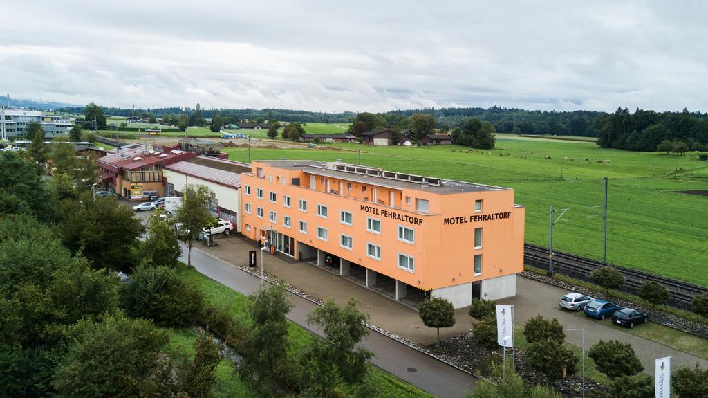 Motel Fehraltorf Uster Exterior photo